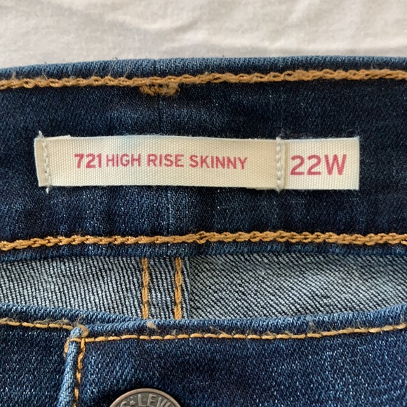 Levi’s 721 High Rise Skinny Jeans - Picture 12 of 14